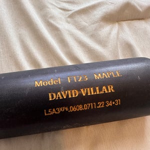 David Villar game used Bat