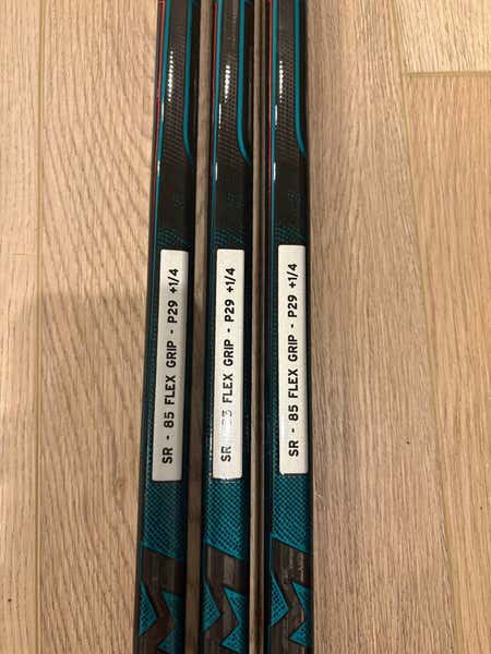 Senior CCM Vizion Right Handed Hockey Stick P29 1/4 1 PACK 