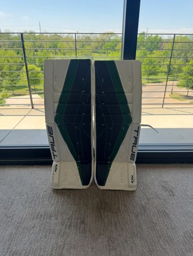 34+1 True Catalyst PX3 Regular Goalie Pads