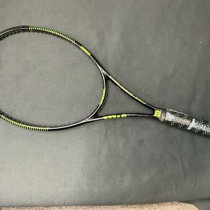 Wilson Blade V6 98  18/20 - Pro Stock Racket - Grip Size 4 1/2