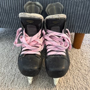 Bauer Supreme 180 Hockey Skates Regular Width  Size 5 (Used)