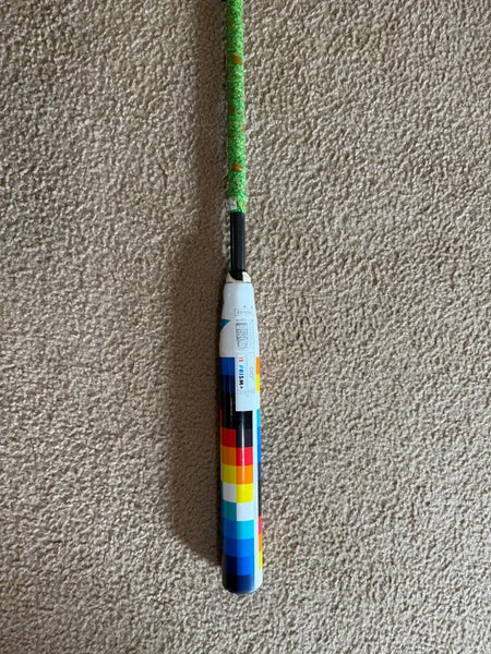 DeMarini Prism Bat (-11) 22 oz 33" (Used)