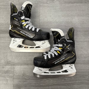 Bauer Supreme M40 Hockey Skates Size 1.5 (Used)