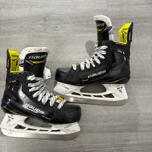 Bauer Supreme M4 Hockey Skates Size 4.5 (Used)