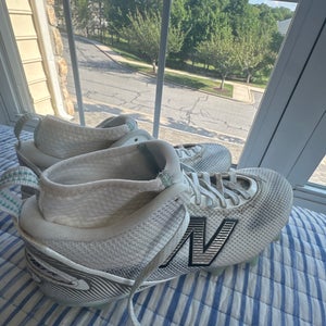 WORN ONCE Men's Size M 10.5 (W 11.5) New Balance Mid Top Freeze 5.0 (Used)