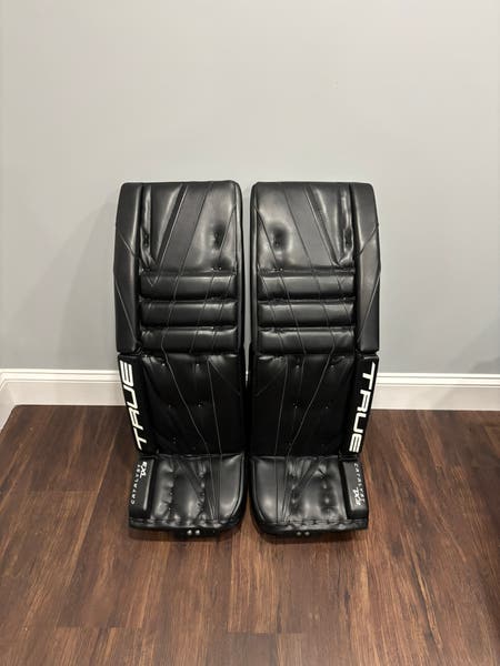 34" 2023 True Catalyst 7X3 Goalie Leg Pads (New)