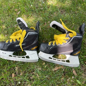 Bauer Supreme 120 Hockey Skates Regular Width 12 (Used)