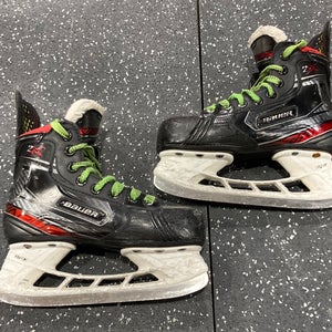 Used Youth Bauer Vapor 2X Hockey Skates Size 13.5