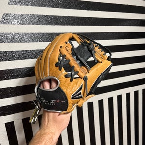 Easton Future Elite Series 11” youth baseball glove