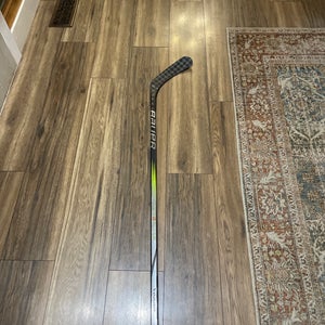 Youth Bauer Vapor Hyperlite 2 Right Handed Hockey Stick P92  (Used)