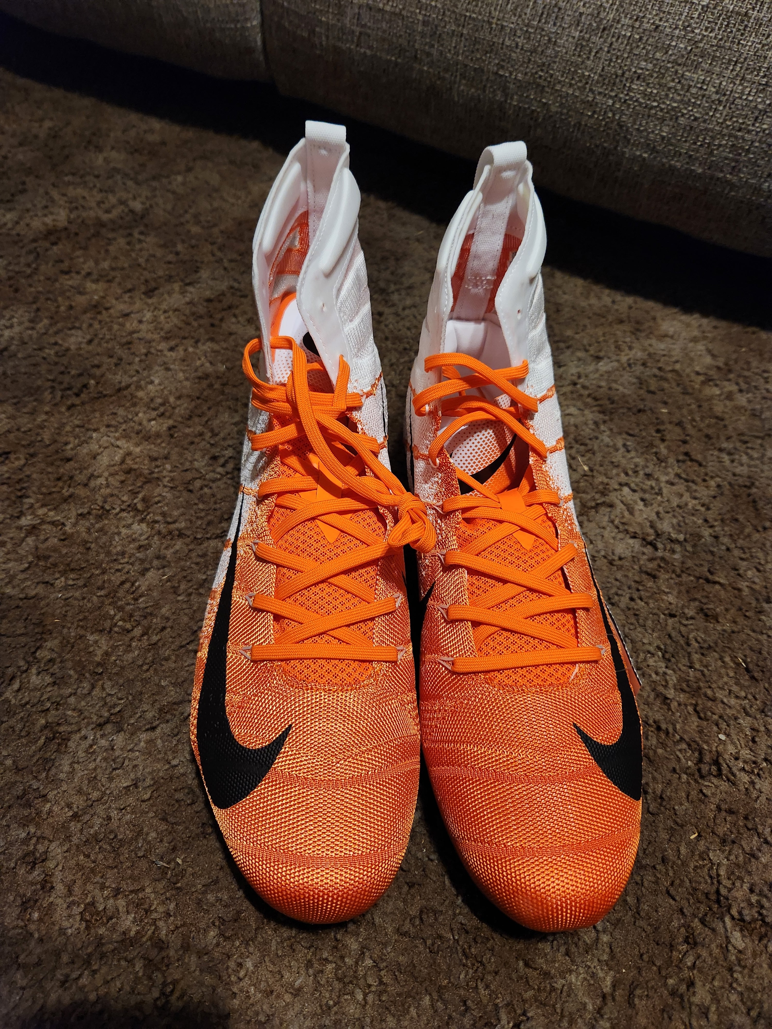 Nike Vapor Untouchable 3 Elite Orange White Amazon.com | Nike Vapor Untouchable 3 Elite P Football  main image 3