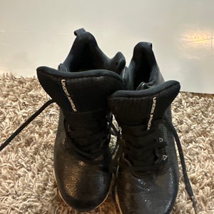 Black Kids Size 1.5Youth  Under Armour Molded Cleats Cleats (Used)