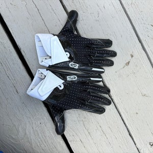 Black Medium Youth  Gloves (New)