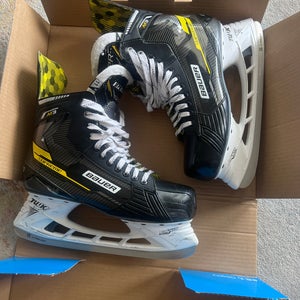2022 Bauer Supreme M3 Hockey Skates Regular Width 11 (Used)