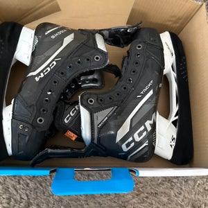 CCM Tacks Vector Premier Hockey Skates Regular Width  7.5 (Used)