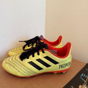 Kids Adidas (Used) Predator Soccer Cleats size 1Y
