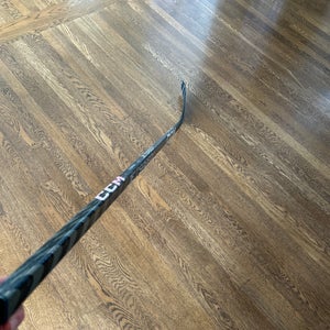 Senior CCM JetSpeed FT5 Pro Right Handed Hockey Stick P28 Pro Stock (Used)