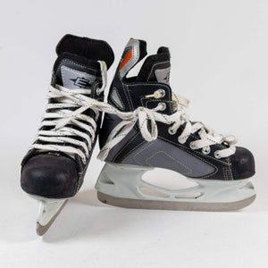 Easton Synergy SY60 Size 2 Hockey Skates