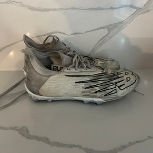 Mid Top Burn X3 Turf Cleats In Good Condition Size 5.5