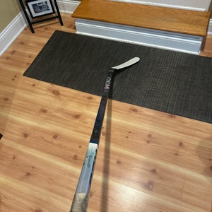 Intermediate CCM JetSpeed FT6 Right Handed Hockey Stick P29  (Used)