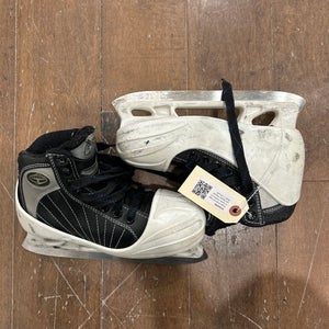 Youth CCM 652 Super Tacks Hockey Goalie Skates Regular Width 13 (Used)