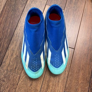 Kids Size M 4.0 (W 5.0)  Cleats (Used)