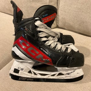 2023 CCM JetSpeed FT6 Pro Hockey Skates Regular Width Size 3.5 (Used)
