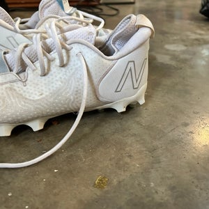 White Men's Size M 9.5 (W 10.5) Adult New Balance Low Top Freeze 3.0 (Used)