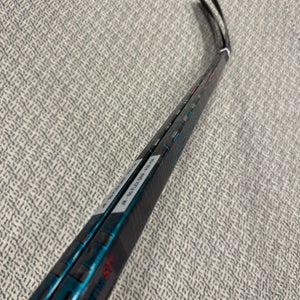 2-Pack CCM VIZION 50 Flex P29 curve right hand sticks