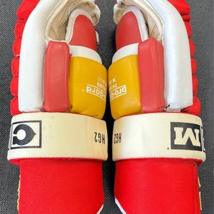 Mint Vintage CCM HG2 Calgary Flames 15" hockey gloves NHL glove red ice SR
