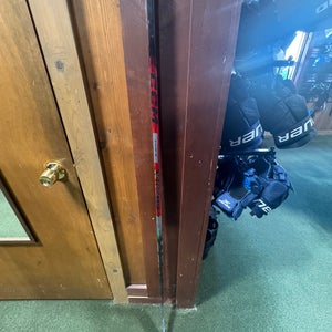 Junior CCM JetSpeed FT7 40 Flex Right Handed Hockey Stick P28  (New)