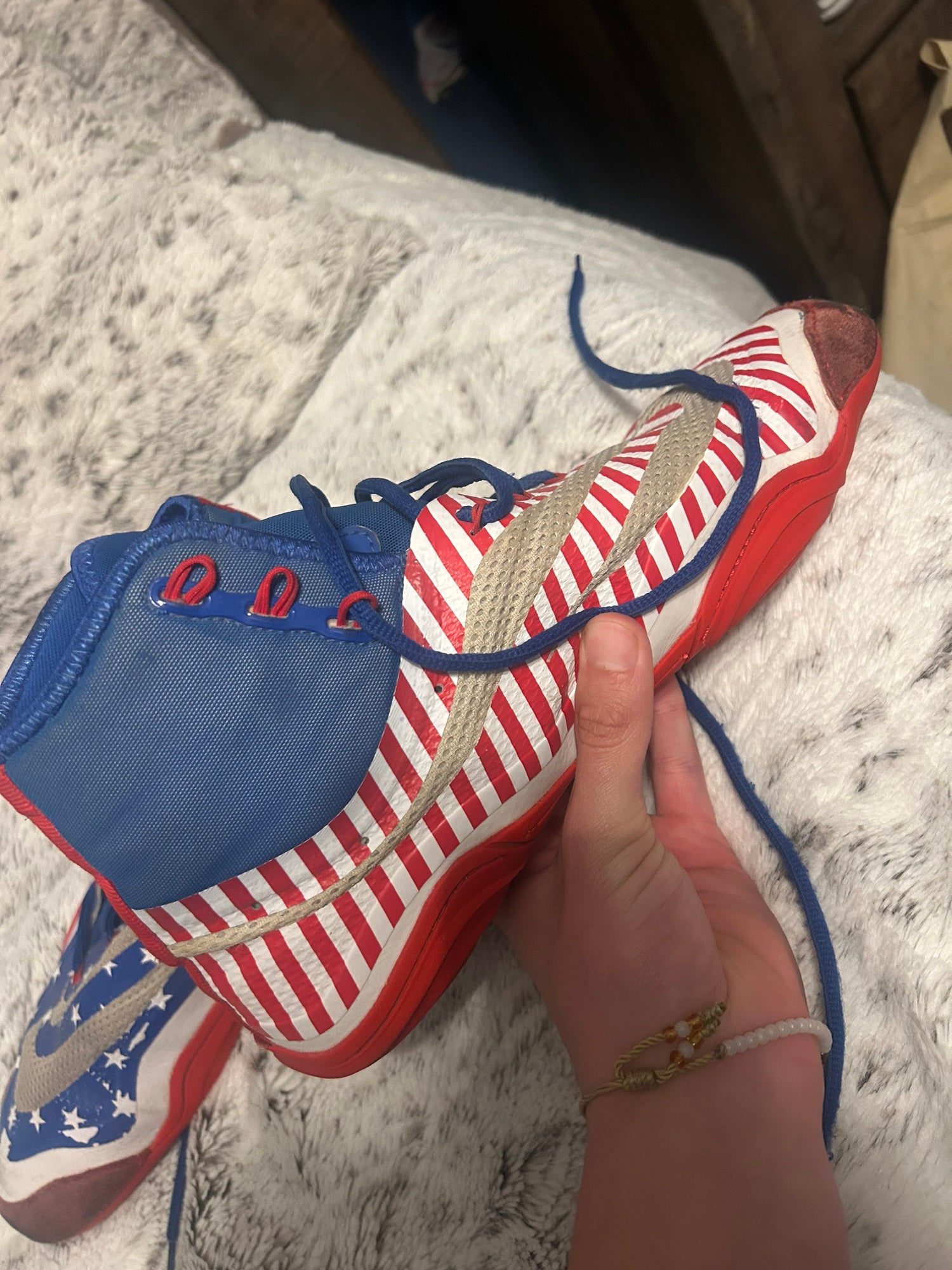 red nike hypersweeps