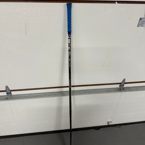 Senior Bauer Vapor Hyperlite 2 Right Handed Hockey Stick P28 (Used)