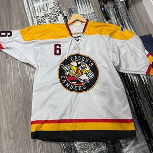 White Men's Senior League (Used) 21 Jersey Set