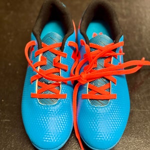 Blue/Orange Kids Size 2.5Y Under Armour Molded Cleats Cleats (New)