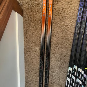 Senior Bauer Vapor Hyperlite 2 Right Handed Hockey Stick P92 (New)