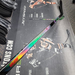 P28 | 75 Flex NEW! Senior CCM FT8 Left Hand Hockey Stick P28 (New)