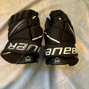 Black Junior Bauer Vapor 2X Gloves 12" (Used)