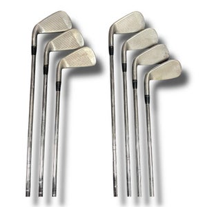 Titleist (Used) Right Handed Men's Regular Flex Steel Shaft 7 Pieces Iron Set