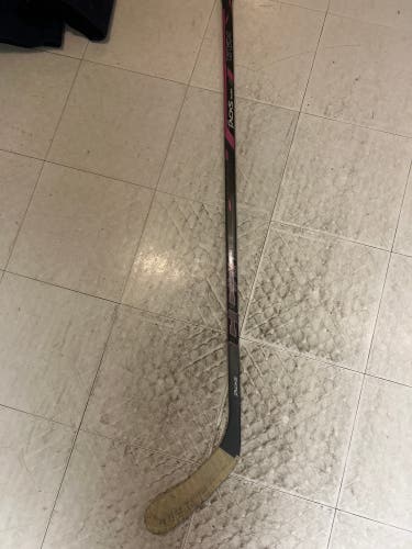 Youth CCM Tacks 3052 Right Handed Hockey Stick (Used)