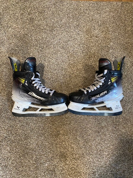 Bauer Vapor Hyperlite 2 Hockey Skates Wide Width 8.5