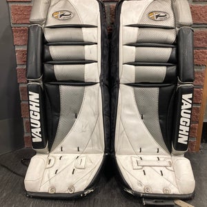 White 28" Junior Vaughn Goalie Leg Pads (Used)