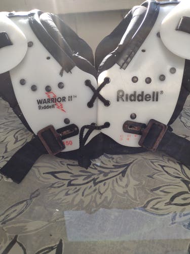 Riddell Warrior II Shoulder Pads Yourh Pre-owned