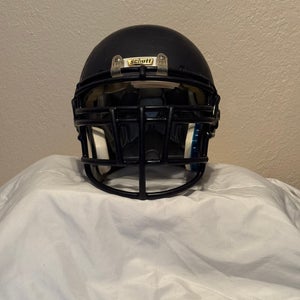 Adult Extra Large Schutt Helmet (Used)