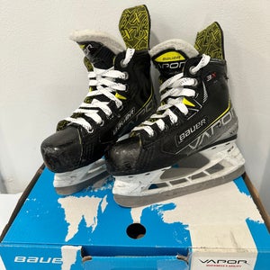 BAUER VAPOR 3X ICE HOCKEY SKATES - 12.5Y