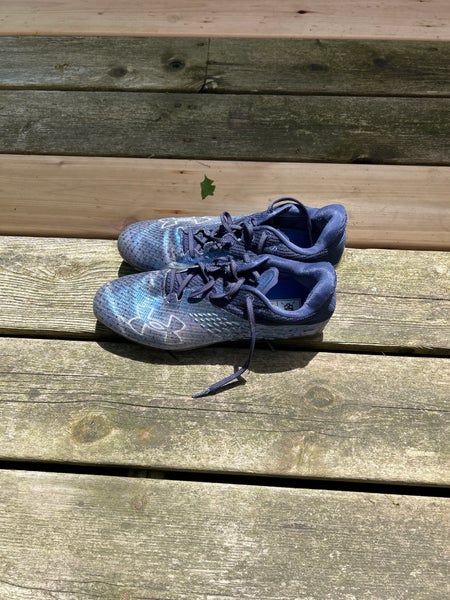 Men's  Size M 8.5 (W 9.5) Under Armour Low Top Blur Turf Cleats (Used)
