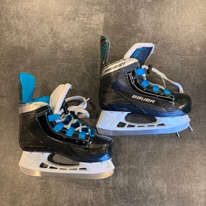 Youth Bauer Prodigy Hockey Skates Regular Width 10 (Used)