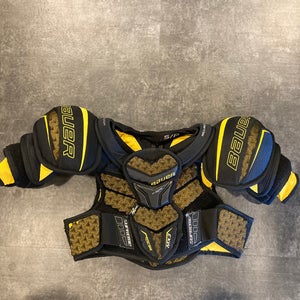 Small Junior Bauer Supreme Total One Shoulder Pads (Used)