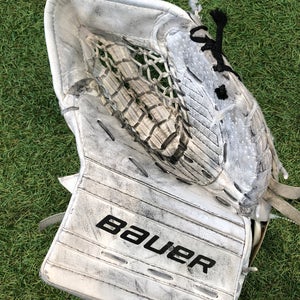 Junior Bauer GSX Goalie Glove Regular (Used)