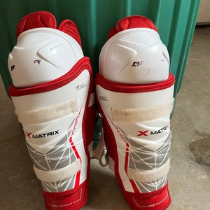 Junior Bauer Supreme Matrix 12" Shin Pads (Used)